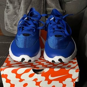 Nike renew lucent